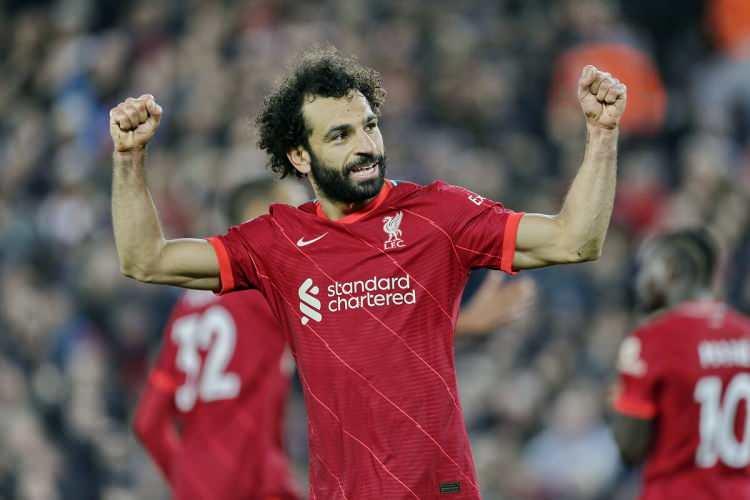 <p>MOHAMED SALAH</p>

<p>LIVERPOOL</p>

<p>114.4 MİLYON EURO</p>

<p>Liverpool'da kalacak mı, gidecek mi? İngiliz basını bugünlerde Mohamed Salah'ın geleceğini sorguluyor. Piyasa değeri 114 milyon euro olan Mısırlı yıldız gelecek sezon sonu bedelsiz bir şekilde takımdan ayrılabilir.</p>
