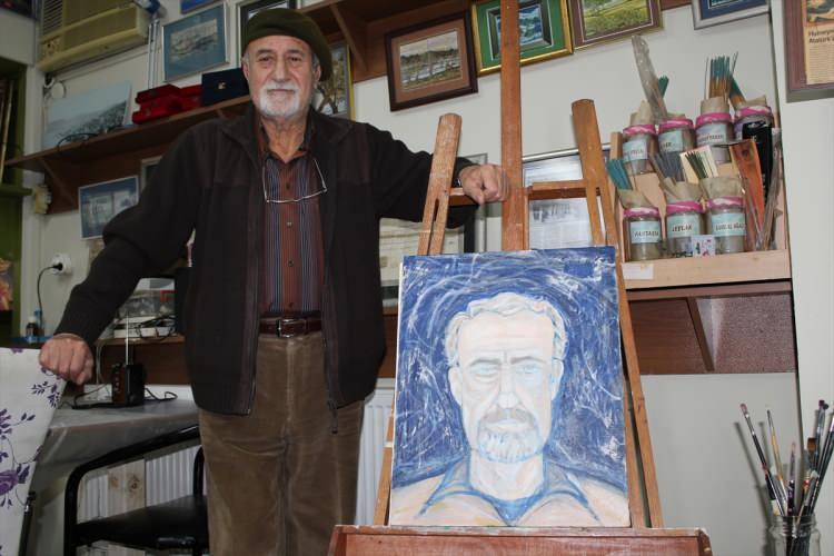 <p><strong>- "Birçok kez sergi açtım"</strong></p>
<p>Keskin, AA muhabirine, guaj, pastel, yağlı boya, linol ve gravür baskı teknikleriyle 250'nin üzerinde resim yaptığını anlattı.</p>
<p> </p>