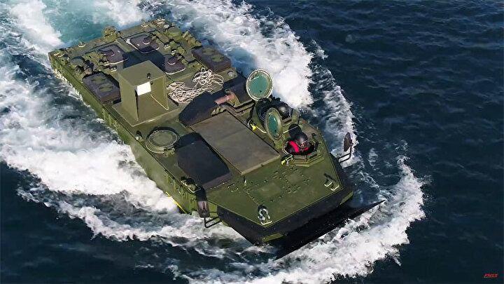 <p>Çok maksatlı amfibi hücum gemisi TCG ANADOLU’da kullanılmak üzere üretilen ZAHA, bir amfibi çıkarma operasyonu esnasında gemi ile sahil arasındaki mesafeyi en hızlı şekilde alma kabiliyetine sahip araç olarak ifade ediliyor.</p>