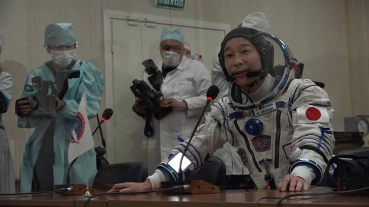 <p>Asistanı Yozo Hirani ile beraber Rus uzay aracı Soyuz MS-20 ile uzay gezisine çıkan Maezawa'nın heyecanlı anları kadrajlara yansıdı.</p>

<p> </p>
