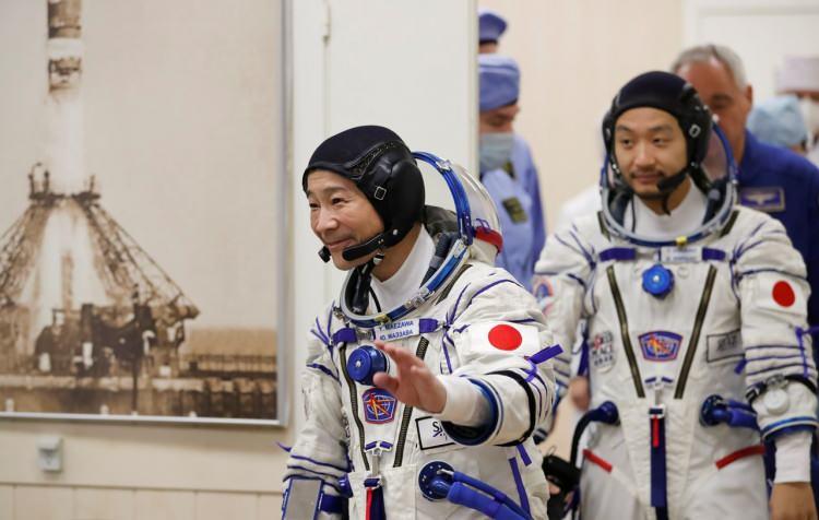 <p>Yaklaşık 6 ay Moskova’daki Yuri Gagarin Kosmonot Hazırlama Merkezi’nde eğitim gören milyarder UUİ'de 12 gün kaldı. </p>
