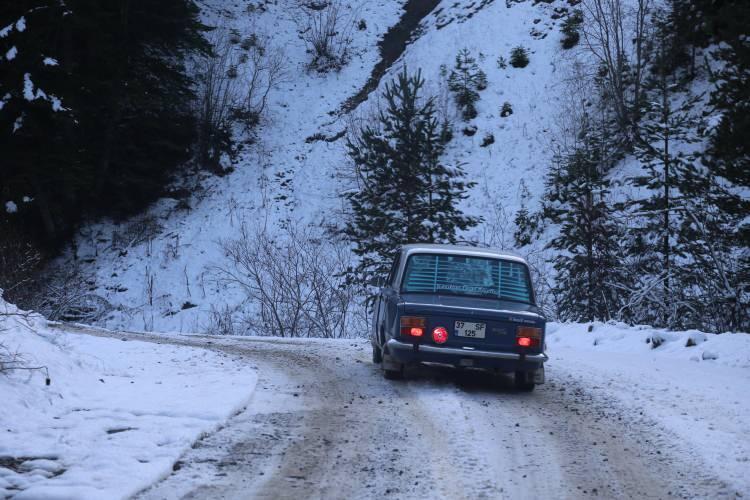 <p>Ilgaz Dağının eşsiz güzelliği karşısında 76 model Murat 124 ile adeta nostaljik bir görüntü oluştu.</p>