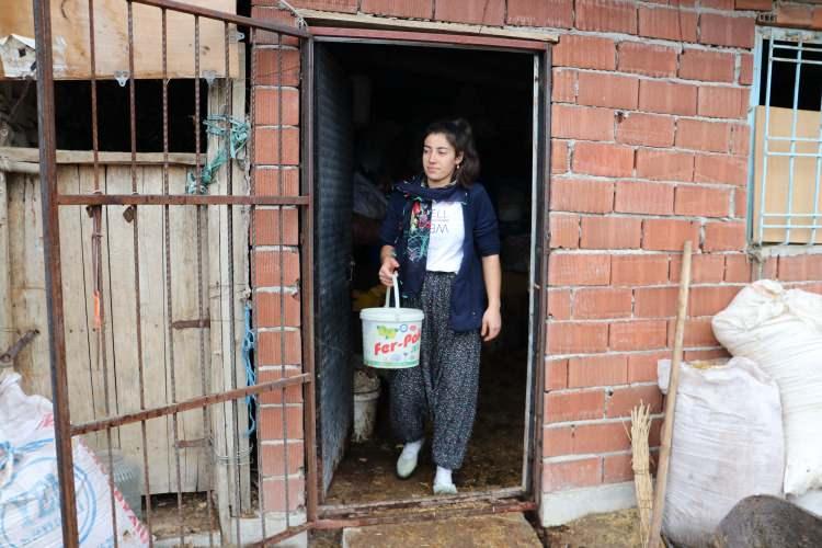 <p>Altınay, AA muhabirine, 11. sınıfta okurken beden eğitimi &ouml;ğretmeninin teşvik etmesiyle bilek g&uuml;reşi branşıyla tanıştığını belirterek, katıldığı sınıflar ve okullar arası ile T&uuml;rkiye m&uuml;sabakalarında &ccedil;eşitli dereceler elde ettiğini s&ouml;yledi.</p>
