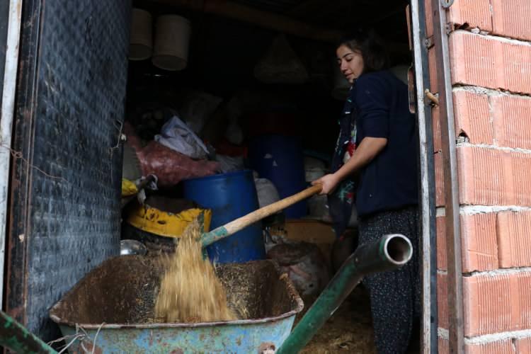 <p>Son olarak katıldığı D&uuml;nya Bilek G&uuml;reş Şampiyonası'nda 3'&uuml;nc&uuml; olduğunu anlatan Altınay, başarısında inek sağmanın b&uuml;y&uuml;k payı olduğunu aktardı.</p>
