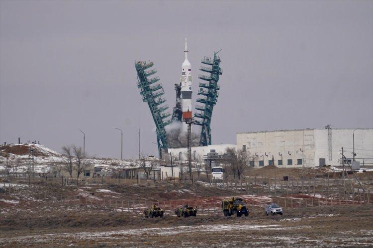 <p>Kazakistan’daki Baykonur Uzay Üssü’nde TSİ 10.38’de gerçekleşen fırlatma töreni, Rusya Federal Uzay Ajansı Roscosmos’un resmi sitesinde canlı yayınlandı.</p>

<p> </p>
