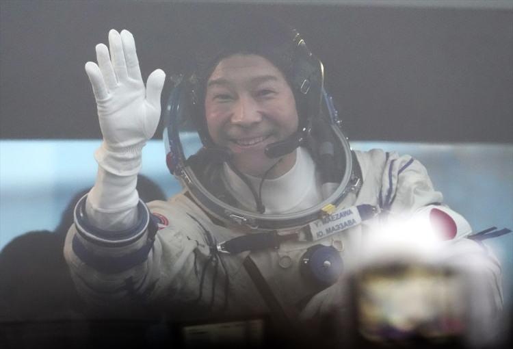 <p>Japon milyarder Yusaku Maezawa ve asistanı Yozo Hirani, Rus uzay aracı Soyuz MS-20 ile planlanan uzay gezisine çıktı.</p>

<p> </p>
