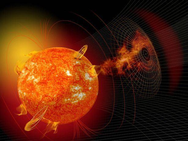 <p>Bilim dünyası, 100 ışık yılı uzaklıkta bulunan bir gezegen sisteminde yaşanan Güneş patlamasını incelerken çarpıcı bir sonuca imza attı. Söz konusu Güneş patlamasının benzerinin Dünya'mızda da yaşanbileceğini belirleyen bilim insanları, böyle bir durumda Dünya'nın karanlık çağlara döneceğini söyledi.</p>

<p> </p>

<p>100 ışık yılı uzaklıkta bulunan bir yıldız sistemindeki havai fişek gösterisi bilim dünyasını endişelendirdi. Söz konusu yıldız sisteminin adı Draconis. Draco takımyıldızında yer alıyor. Güneş benzeri bir yıldızdan gelen fırtına nedeniyle saatte milyonlarca miz hızla uzayda yayılan sıcak parçalar ve plazmalar gezegene çarptı.</p>
