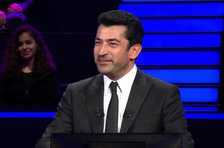 <p><span style="color:#800080"><strong>Ehliyet dersi veren yarışmacının trafik kuralı sorusunda elendiğini gören Kenan İmirzalıoğlu "Sanırım caps oldunuz Canan Hanım" şeklinde yorum yaptı.</strong></span></p>
