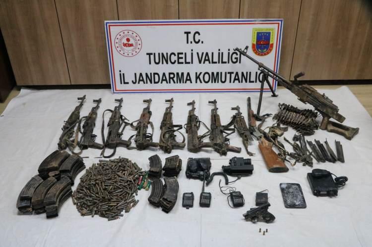 <p>Güvenlik güçleri operasyonda "Baz Çölemerik" kod adlı Nevzat Demir, "Şervan Partizan" kod adlı Nimet Arşimet ve "Azad Van" kod adlı Akif Bedir isimli teröristleri de etkisiz hale getirerek terör örgütlerine büyük darbe vurdu.</p>
<p> </p>