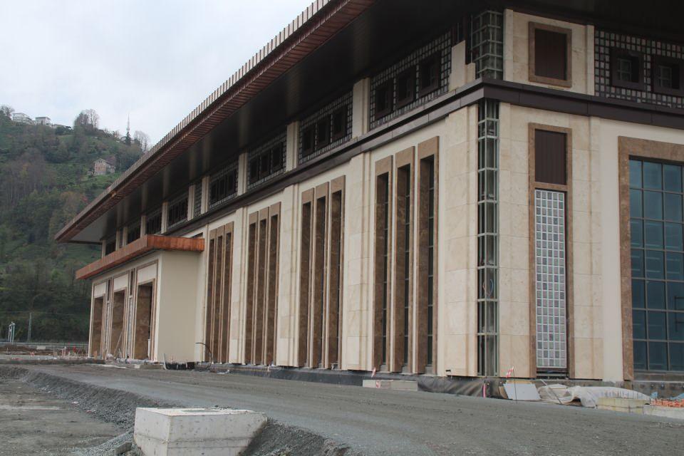 <p>Bunun gibi Karadeniz'e, ilimize özgü her türlü dokunuşu kullanacağız" diye konuştu.</p>