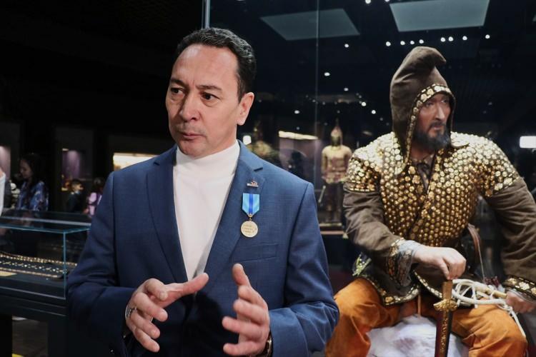 <p>Kazakistan Milli Müze Müdürü Arıstanbek Muhamediuly da Altın Elbiseli Adamlara sadece yurt içinde değil yurt dışında da büyük ilgi olduğuna dikkati çekerek, "Salgın öncesi yaptığımız 'Altın Elbiseli Adamın Dünya Turu' projesi bu sözlerime büyük örnek olacak. </p>