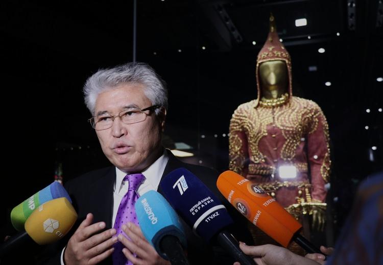 <p>Arkeolog Beysenbayev, AA muhabirine yaptığı açıklamada, söz konusu dönemde, askerlerin toplumun üst tabakasına ait bireyler olarak kabul edildiğini ve savaşta büyük mücadele vererek hayatını kaybeden askerlerin ise özel defin töreniyle toprağa verildiğini söyledi.</p>
<p> </p>