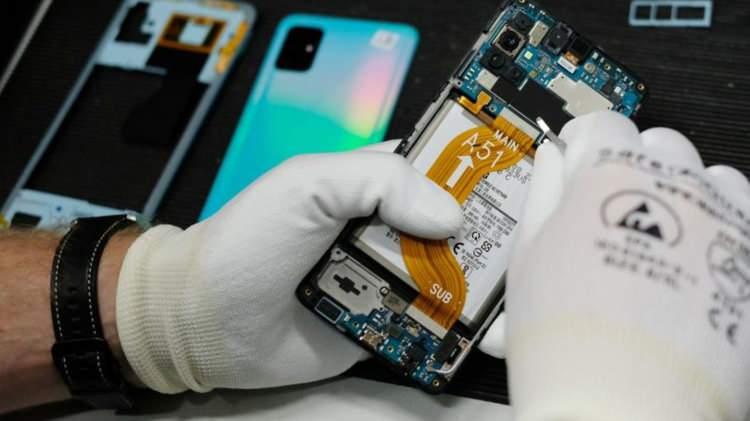 <p>Çipler, ham petrol, rafine petrol ve arabaların ardından dünyada en çok ticareti yapılan 4'üncü ürün olurken, küresel tüketimin yüzde 25'ini gerçekleştiren ABD ve Çin bu alandaki en büyük pazarlar olarak dikkati çekiyor.</p>

<p> </p>

<p> </p>
