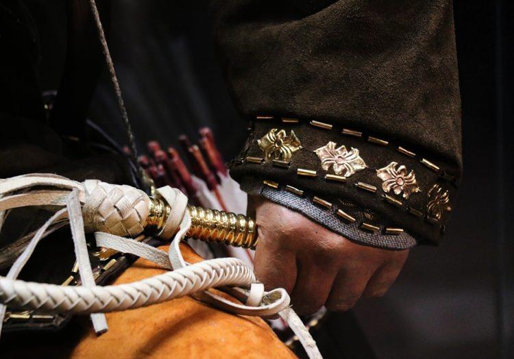 <p>Gittiğimiz her ülkede sergiyi uzatma talebi aldık. Atalarımızdan miras kalan Altın Elbiseli Adamlarımızı tüm dünyaya tanıtmayı hedefliyoruz." diye konuştu.</p>