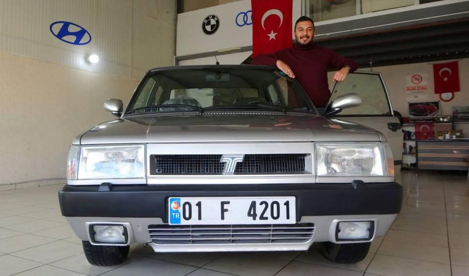 <p>Osmaniye’de 6 yıldır oto galeri işletmeciliği yapan Ali Yılmaz, 2001 model Tofaş marka otomobilini lüks otomobil markalarının 2010 yılı ve sonrasında piyasaya sürdüğü araçlarına eş değer bir fiyattan satışa çıkardı.</p>

<p> </p>

