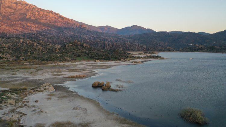 <p>Muğla Valiliği Yatırım İzleme ve Koordinasyon Başkanlığı desteği ve İMİ Koleji sponsorluğunda sürdürülen çalışmalarda, antik kentte belirlenen alanlarda temizlik yapıldı ve çevre düzenlemesi ile tarihi yapılara bilgilendirme tabelaları yerleştirildi. </p>