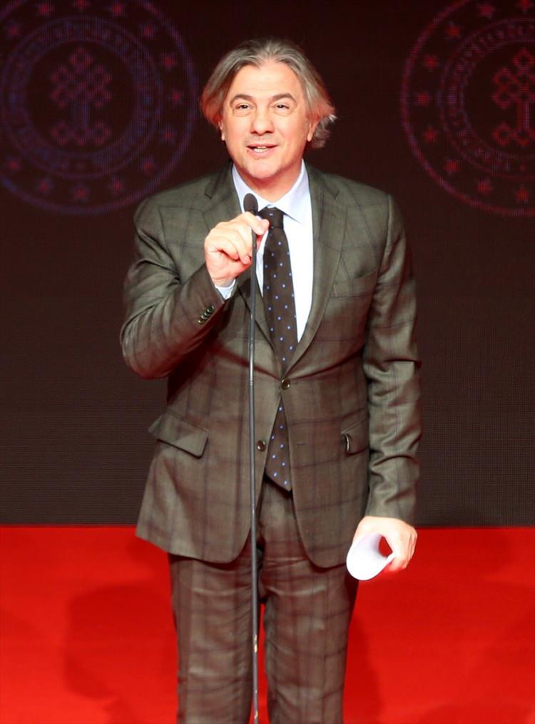 <p><span style="color:rgb(41, 43, 44)">"Fahri Kayahan En İyi Müzik" ödülünün "İçimdeki Kahraman" filmindeki müziğiyle Ali Saran'a verildiği festivalde, "Kemal Sunal Halk Jurisi" ödülü "Lacivert Gece" filmine, "Ulvi Saran Jüri Özel" ödülü TRT ortak yapımı "İki Şafak Arasında" filmine, </span></p>