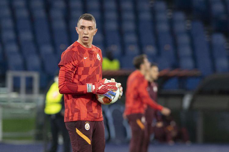 <p>Muslera</p>

<p>Galatasaray</p>
