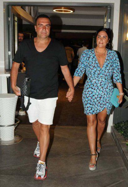 <p><span style="color:#000080"><strong>BERDAN MARDİNİ VE FATOŞ YELLİLER</strong></span></p>

<p><span style="color:#FF0000"><strong>2010 yılında Paris'te tanışarak evlenen &ccedil;iftin 2 &ccedil;ocuğu bulunuyor. Ge&ccedil;tiğimiz yaz olaylı bir şekilde boşanan ikilinin &ccedil;ekişmesi hala devam ediyor. Yelliler, boşanma aşaması</strong></span></p>
