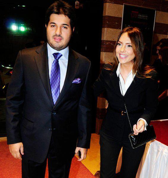 <p><strong><span style="color:#000080">EBRU G&Uuml;NDEŞ VE REZA ZARRAB</span></strong></p>

<p><span style="color:#FF0000"><strong>11 yıllık evliliklerini olaylı bir şekilde bitiren &ccedil;ift, 2021'de magazin g&uuml;ndemine oturan olaylardan birine imza attı. Barışma sinyalleri olmayan ikilinin 10 yaşında Alara isminde bir kızı bulunuyor.</strong></span></p>
