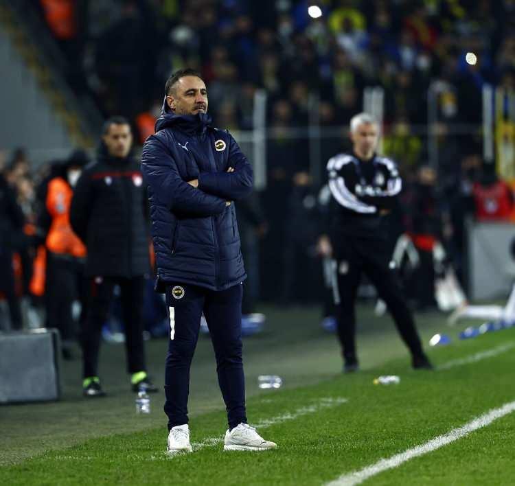 <p>Son olarak sahasında Beşiktaş ile 2-2 berabere kalan sarı-lacivertlilerde fatura teknik direktör Vitor Pereira'ya kesildi.</p>
