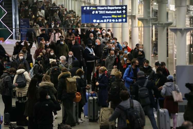 <p>İngiltere, 170 bini aşkın ölümle "Avrupa'da Kovid-19 kaynaklı en çok ölümün görüldüğü ülke" konumunda bulunuyor.</p>