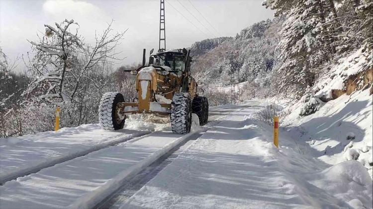 <p>Meteoroloji Genel Müdürlüğünce, günler öncesinden Batı Karadeniz için yoğun kar yağışı uyarısı yapıldı.</p>
