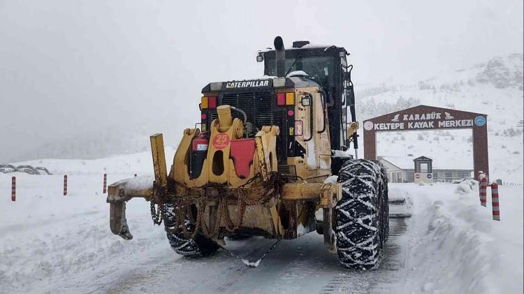 <p>Sel&ccedil;uk &Uuml;niversitesi Ziraat Fak&uuml;ltesi &Ouml;ğretim &Uuml;yesi Prof. Dr. S&uuml;leyman Soylu, AA muhabirine, uzun zamandır "yolu g&ouml;zlenen" yağışların &uuml;reticiyi memnun ettiğini s&ouml;yledi.</p>
