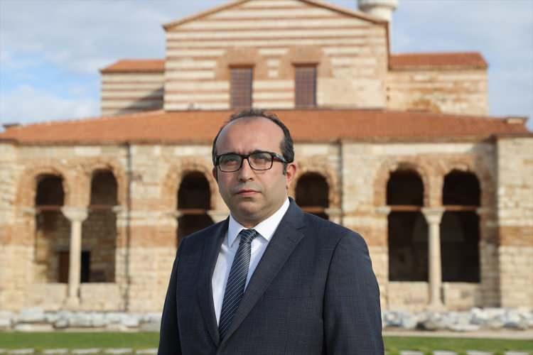 <p>Güneren, Enez Ayasofya Cami-i Şerifi'nin açılmasıyla ibadet ve ziyarete kapalı olan bir Ayasofya'nın daha cemaatiyle buluşacağını kaydetti.</p>