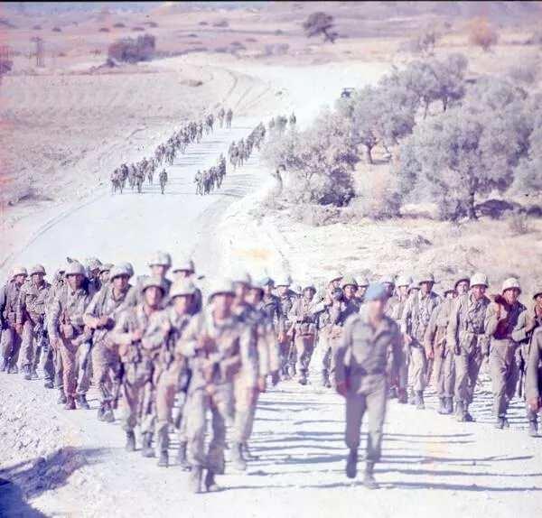 <p>2. Cenevre Konferansı görüşmelerinden de bir sonuç çıkmayınca 14 Ağustos'ta "Ayşe tatile çıksın" parolasıyla Kıbrıs Barış Harekatı'nın ikinci aşaması başladı ve 16 Ağustos'ta ateşkes ilan edildi.</p>
