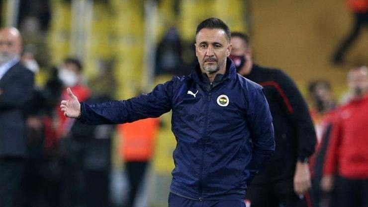 <p>Sezona iddialı bir giriş yapan Fenerbahçe, Süper Lig ve Avrupa'da istediği sonuçları alamadı.</p>
