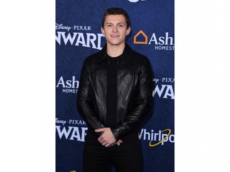 <p><span style="color:#800000"><strong>Tom Holland (Spider-Man: Far From Home, 2019)</strong></span></p>

<p><span style="color:#800000"><strong>4 milyon dolar</strong></span></p>
