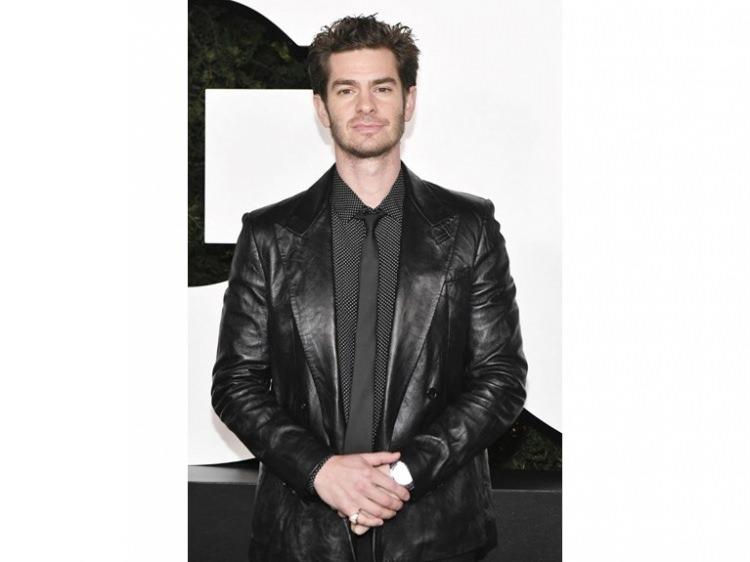 <p><span style="color:#800000"><strong>Andrew Garfield (The Amazing Spider-Man, 2012)</strong></span></p>
<p><span style="color:#800000"><strong>500 bin dolar</strong></span></p>