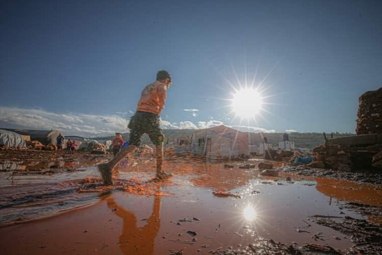 <p>Zorlu şartlarda yaşayan Suriyeli sığınmacılar b&ouml;yle g&ouml;r&uuml;nt&uuml;lendi.</p>
