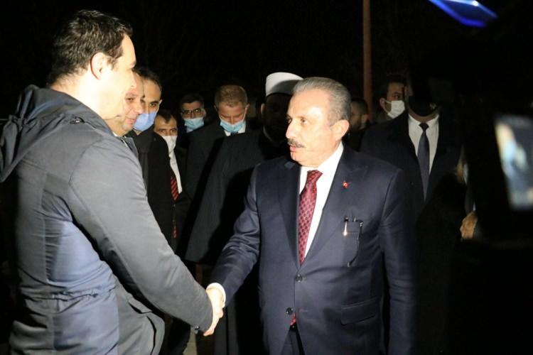 <p>Şentop’a, Karadağ İslam Birliği Başkanı Rifat Feyziç, Türkiye’nin Podgoritsa Büyükelçisi Songül Ozan ve diğer yetkililer eşlik etti.</p>

<p> </p>
