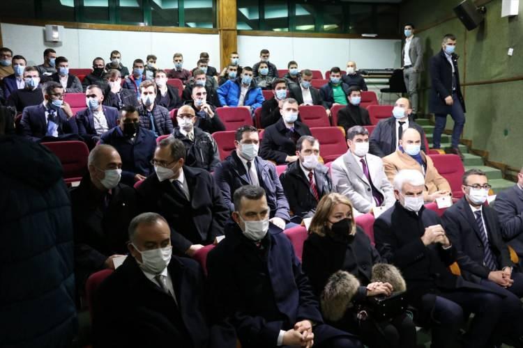 <p>Şentop, “Bizim tek mesajımız var tüm dünyada; insanların barış içerisinde, kendi inançlarına göre yaşayabilecekleri bir ortamı tesis edebilmek. Bizim dünyaya mesajımız bu. Bu bizim bugün için verdiğimiz bir mesaj değil, yüzyıllarca geriye gittiğimize bu mesajı yaşadığımız ve yaşattığımızı tarih gösteriyor.” diye konuştu.</p>
<p> </p>
<p> </p>