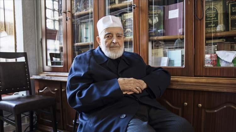 <p><strong>M. EMİN SARAÇ</strong></p>
<p>19 ŞUBAT</p>
<p>Fatih Camiinde 65 yıl boyunca, tefsir, hadis ve fıkıh dersi veren, yurt içinden olduğu kadar yurt dışından da yüzlerce talebe yetiştiren M. Emin Saraç vefat etti.</p>
<p> </p>
<p> </p>