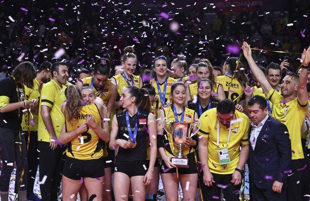 <p>VAKIFBANK 4. KEZ ŞAMPİYON</p>

<p>Uluslararası Voleybol Federasyonu (FIVB) Kadınlar Dünya Kulüpler Şampiyonası finalinde İtalya ekibi Imoco Volley'i 3-2 yenen VakıfBank, dördüncü kez kupayı müzesine götürdü. Ankara'da düzenlenen organizasyonda Fenerbahçe Opet ise Brezilya ekibi Minas'ı 3-0 yenerek üçüncü oldu.</p>
