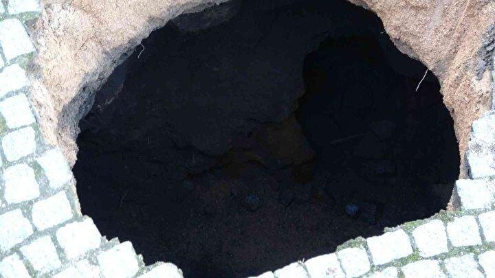 <p>Ekipler Kale çevresinde önlemler alırken, polis olayla ilgili soruşturma başlattı.</p>
<p> </p>