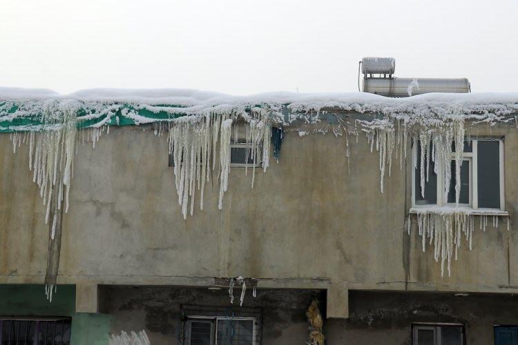 <p>Meteoroloji 12. Bölge Müdürlüğünden yapılan açıklamaya göre, havanın parçalı ve az bulutlu geçeceği bölgede, sabah ve gece saatlerinde sis, pus, buzlanma ile don görülecek.</p>

<p> </p>
