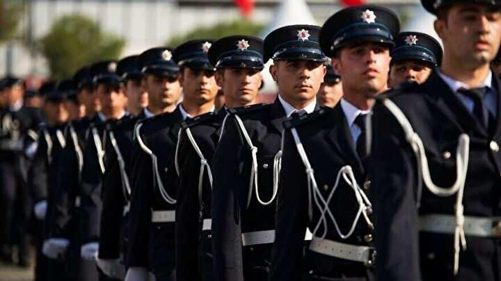 <p><strong>POLİS AKADEMİSİ</strong></p>

<p>Polis Akademisi Başkanlığı'na bağlı Polis Meslek Eğitim Merkezleri'ne ön lisans, lisans veya bunlara denkliği Yükseköğretim Kurulu tarafından kabul edilen yurt dışındaki yükseköğretim kurumlarından mezun olanlardan 6 bin 400 lisans (5 bin 120 erkek ve bin 280 kadın), bin 600 ön lisans (bin 280 erkek ve 320 kadın) olmak üzere 8 bin öğrenci alımı yapılacak.</p>
