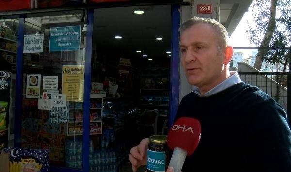 <p>"ÇİN SİNOVAC YAPIYORSA, RİZELİ NEDEN LAZOVAC YAPAMAZ DEDİM"</p>

<p>Laz bakkal Fatih Bostan, "10 gün önce bir kırıklığım oldu. Korktum, ister istemez bir korona korkusu oldu. Hemen gittim, Rize'den ağabeyimden istediğim Kestane Balı yani Delibal'ı, benim balımdan yiyen ölünceye kadar yaşar balından ve Anzer'in komşusu ballarını karıştırdım. </p>
