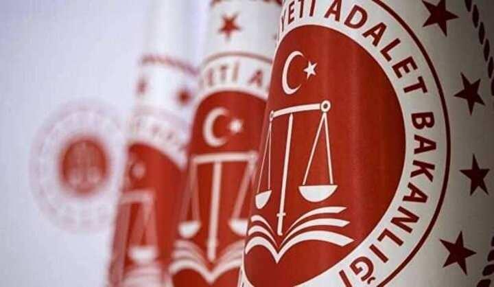 <p><strong>ADALET BAKANLIĞI</strong></p>
<p>Adalet Bakanlığı, yazılı ve sözlü sınavla 410'u açıktan 140'ı naklen olmak üzere 550 icra müdürü ve müdür yardımcısı alacak.</p>
