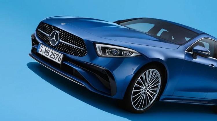 <p>Mercedes-Benz'in yeni otomobil modelinin reklamında far tasarımına gönderme yaparak çekik gözlü mankenler kullanılması Çin'de büyük tepkiye neden oldu.</p>

<p> </p>
