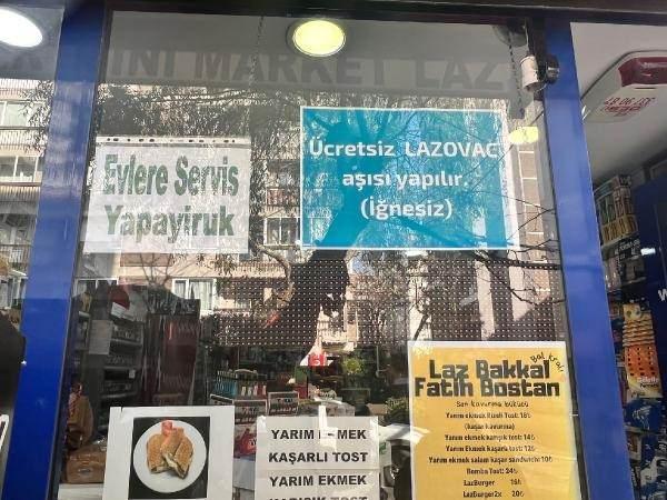 <p>Kadıköy'de bakkal işletmeciliği yapan Fatih Bostan, dükkanının önündeki ağaca yerleştirdiği arı kovanında yetişen balı mahalleliyle paylaşmıştı. 'Laz bakkal' olarak bilenen Bostan, bu sefer de iğnesiz koronavirüs aşısı dediği Lazovac'ı mahalle sakinlerine sundu.</p>