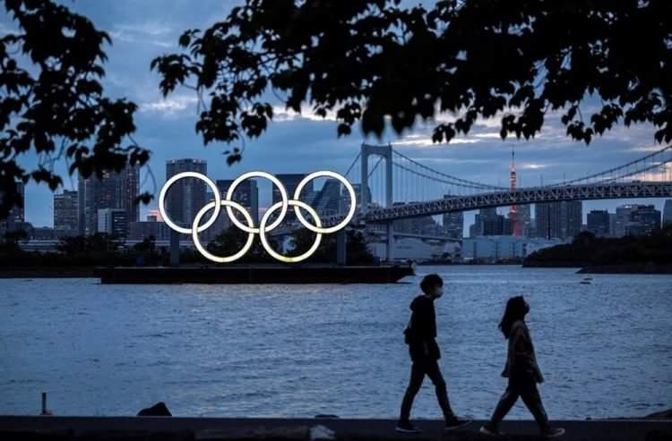 <p>23 TEMMUZ/ 8 AĞUSTOS - TOKYO OLİMPİYATLARI</p>

<p>Covid-19 nedeniyle 1 yıl ertelenerek 2020 yılına alınan 2020 Tokyo Olimpiyatları, 23 Temmuz ila 8 Ağustos tarihleri arasında düzenlendi. 2020 Tokyo Olimpiyat Oyunları'nı 13 madalyayla kapatan Türkiye, geçmiş oyunlara göre daha fazla branşta madalya kazandı. Milli sporcular Tokyo 2020'de okçuluk, boks, cimnastik, karate, tekvando ve güreşte olmak üzere 13 branşta madalya elde etti. Türk sporcular 6 farklı branşta madalya alma başarısı gösterdi. Güreş ve tekvando gibi geleneksel sporda 5 madalya alan milli sporcular okçuluk, boks ve cimnastikte de tarihi başarılara imza attı. Karatede de 4 milli sporcu madalya kazanma başarısı gösterdi.</p>
