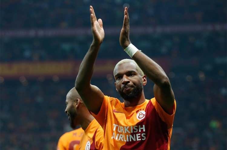 <p>Hem performans olarak düşük kalan hem de yüksek maaşları nedeniyle bütçede sıkıntı yaratan isimlerden Feghouli, Ryan Babel, Luyindama, Yedlin, Assunçao, Fatih Öztürk ve Aytaç Kara ile yolların ayrılması planlanıyor.</p>
