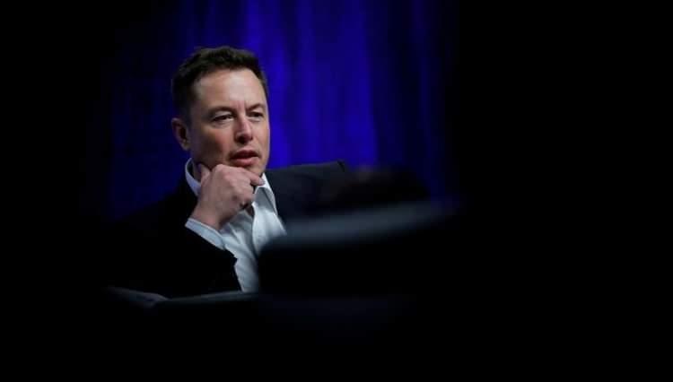 <p>Tesla ve SpaceX CEO’su Elon Musk, katıldığı bir yayında 13 yıl önce ortaya çıkmasına karşılık hala kim olduğu bilinmeyen Bitcoin’in mucidini duyurdu.</p>

<p> </p>
