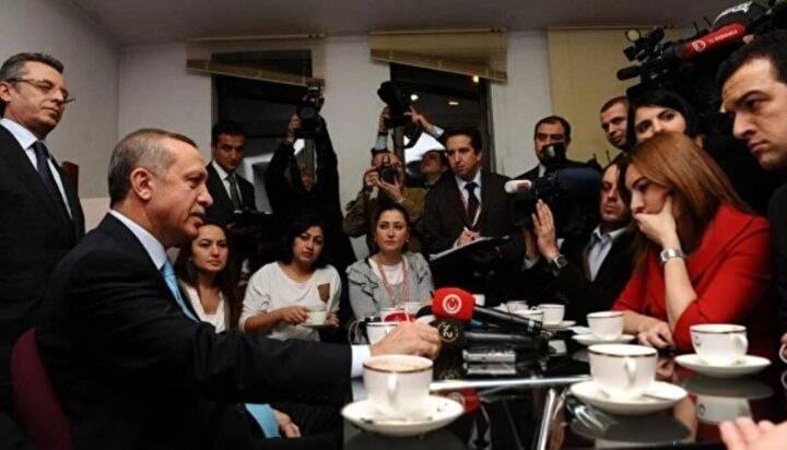 <p>"YETİŞTİREMİYORUZ"<br />
<br />
Kilogramı bin 500 TL olan Bucak salebine ise Türkiye’nin dört bir tarafından talep olduğunu belirten Yaşar İnal, “Daha öncede biliniyordu ama Cumhurbaşkanı Erdoğan’ın gazetecilere ikram etmesinin ardından bir yoğunluk yaşandı. Yetiştiremiyoruz desek olur...</p>
