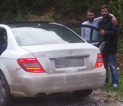 <p>2015'te siroz teşhisi konan Özdemir, tedavi olmayı reddedince Ağustos 2017'de de kan kusarak hayatını kaybetti. Özdemir eşi Melek Özdemir, eşinin son sözlerini şöyle anlattı: “Keşke o Milli Piyango hiç çıkmasaydı da huzurumuz yerinde olsaydı. 36 yaşında iki çocukla dul kaldım. Annemle babam yanımıza geldi. Para çıkmasaydı eşimle çocuğumla yuvamda mutlu olurdum. Bu para eşimi öldürdü. Ömrünün son günlerinde 'Bu para bana huzur getirmedi' demeye başlamıştı. 'Belki lüks hayat yaşadım ama hamallıktaki hayatımı özledim' derdi."</p>
<p> </p>